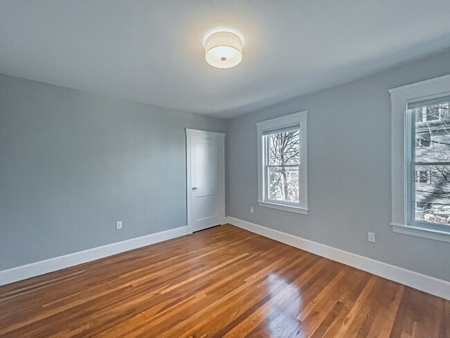 Building Photo - 8 Putnam Rd