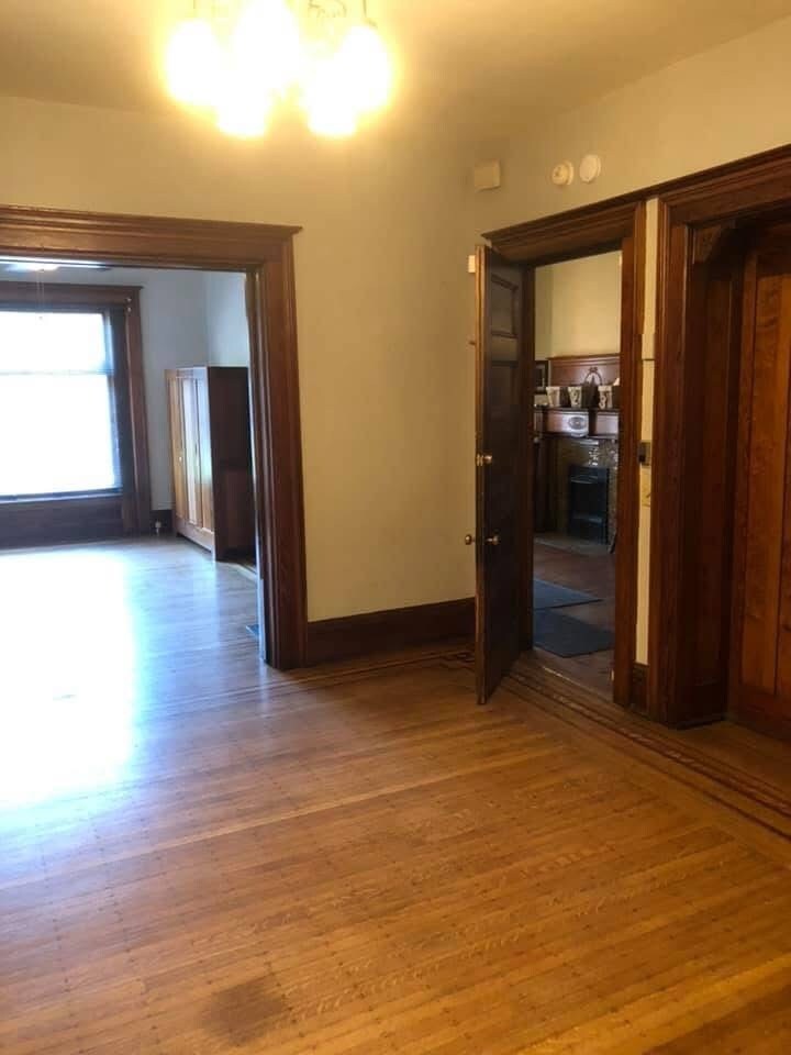 Building Photo - 215 W Burnett Ave