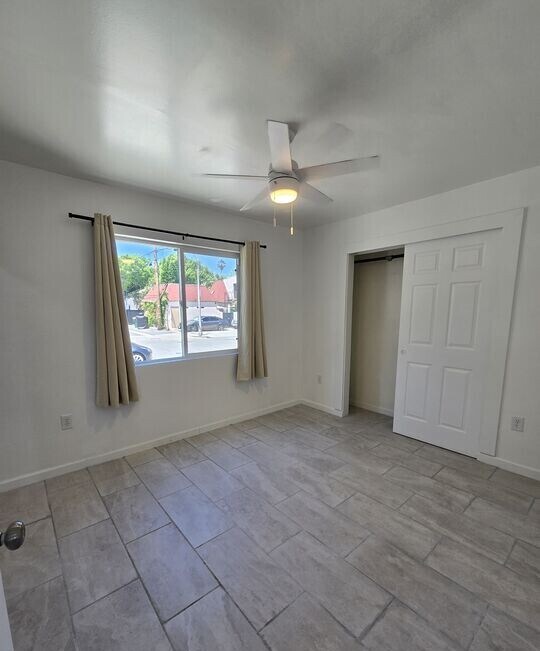 Building Photo - 300 S La Peer Dr