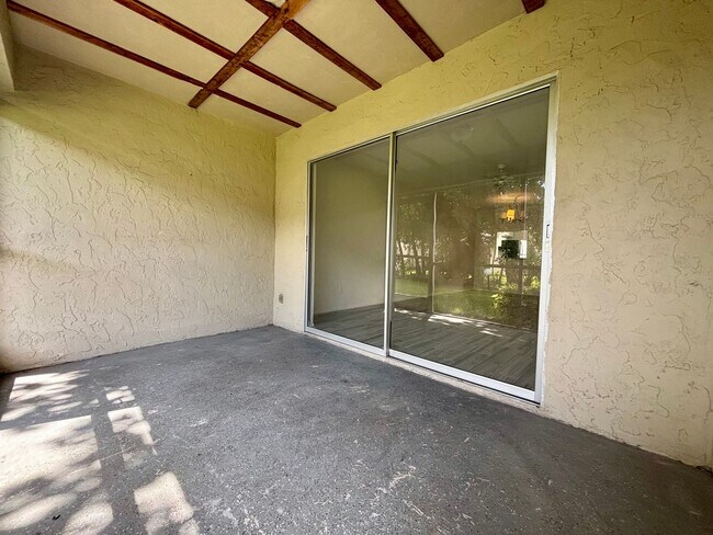 Building Photo - Recently Renovated Rental in Desirable Cap...