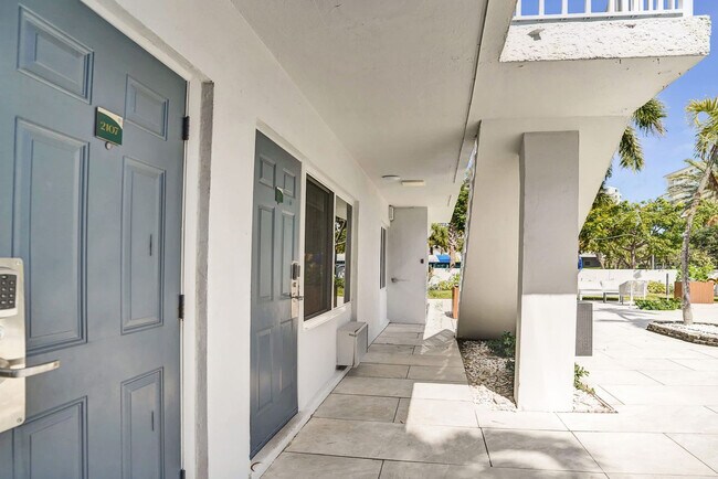 Building Photo - 3621 N Ocean Blvd