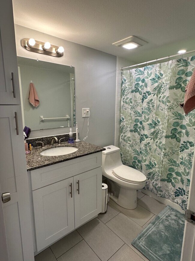 Building Photo - $2800 | Brighton | 1 Bedroom | 1 Bathroom | Parking Available