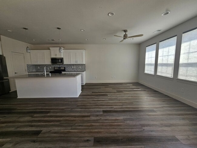 Building Photo - New 2022 Home on Little Lane