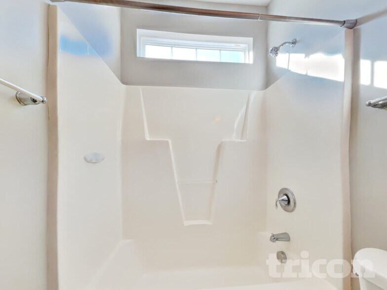 Building Photo - 1933 Pavilion Dr