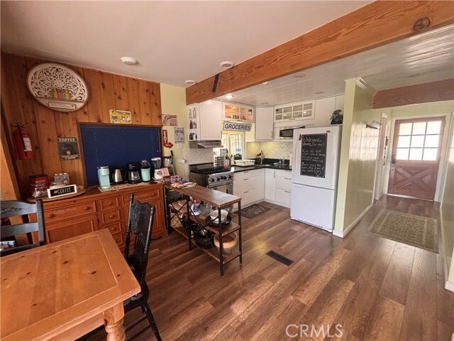 Building Photo - 32415 Scandia Dr