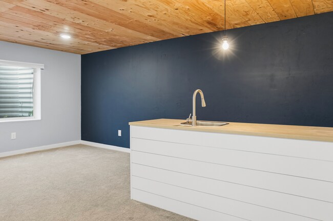 Building Photo - 1259 SilverCrest Dr