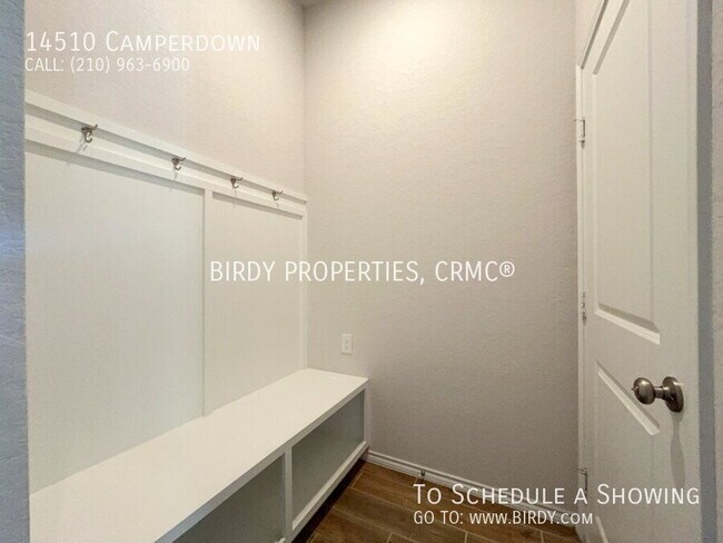 Building Photo - "Spacious 4-Bedroom Haven with 3 Full Bath...