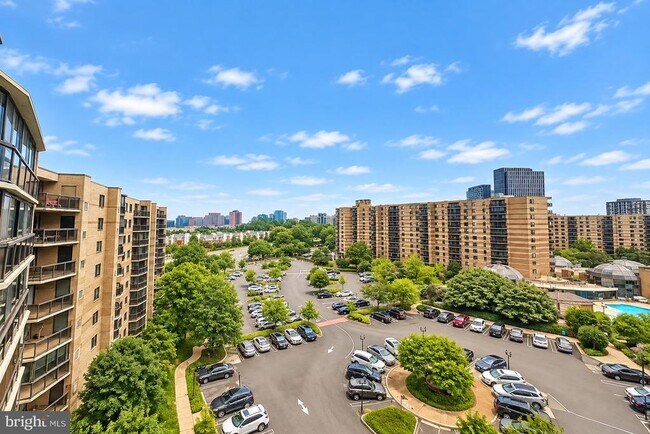 Building Photo - 8380 Greensboro Dr