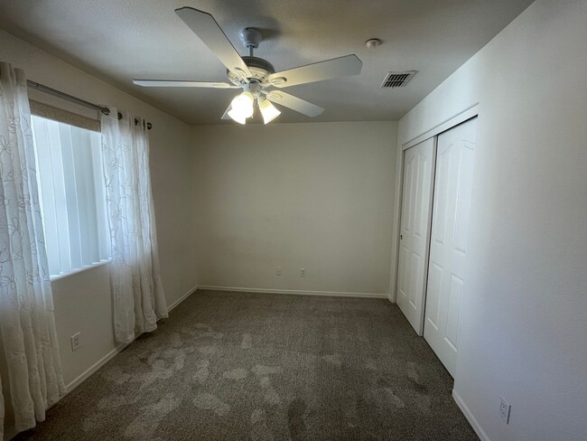 Building Photo - LAKE1335