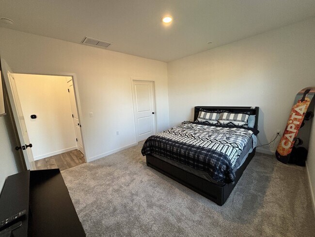 Building Photo - 1872 W Graham St