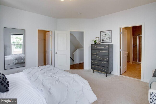 Building Photo - 4171 Rush St