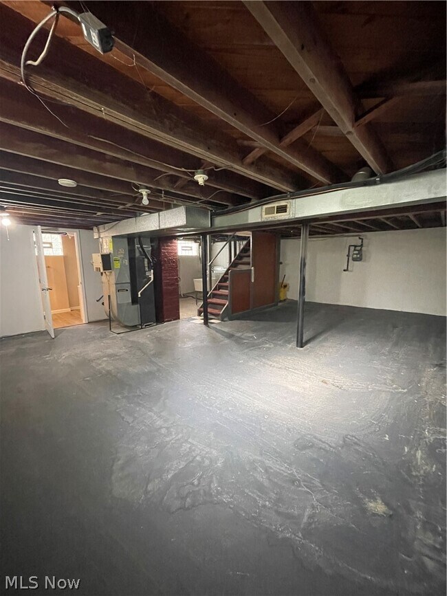 Building Photo - 2128 6th St