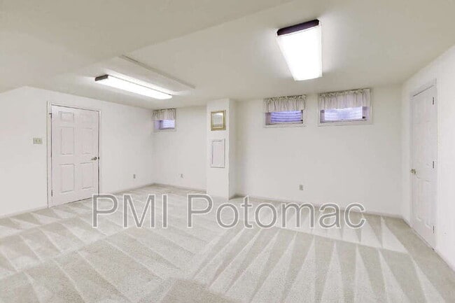 Building Photo - 14672 Brougham Way