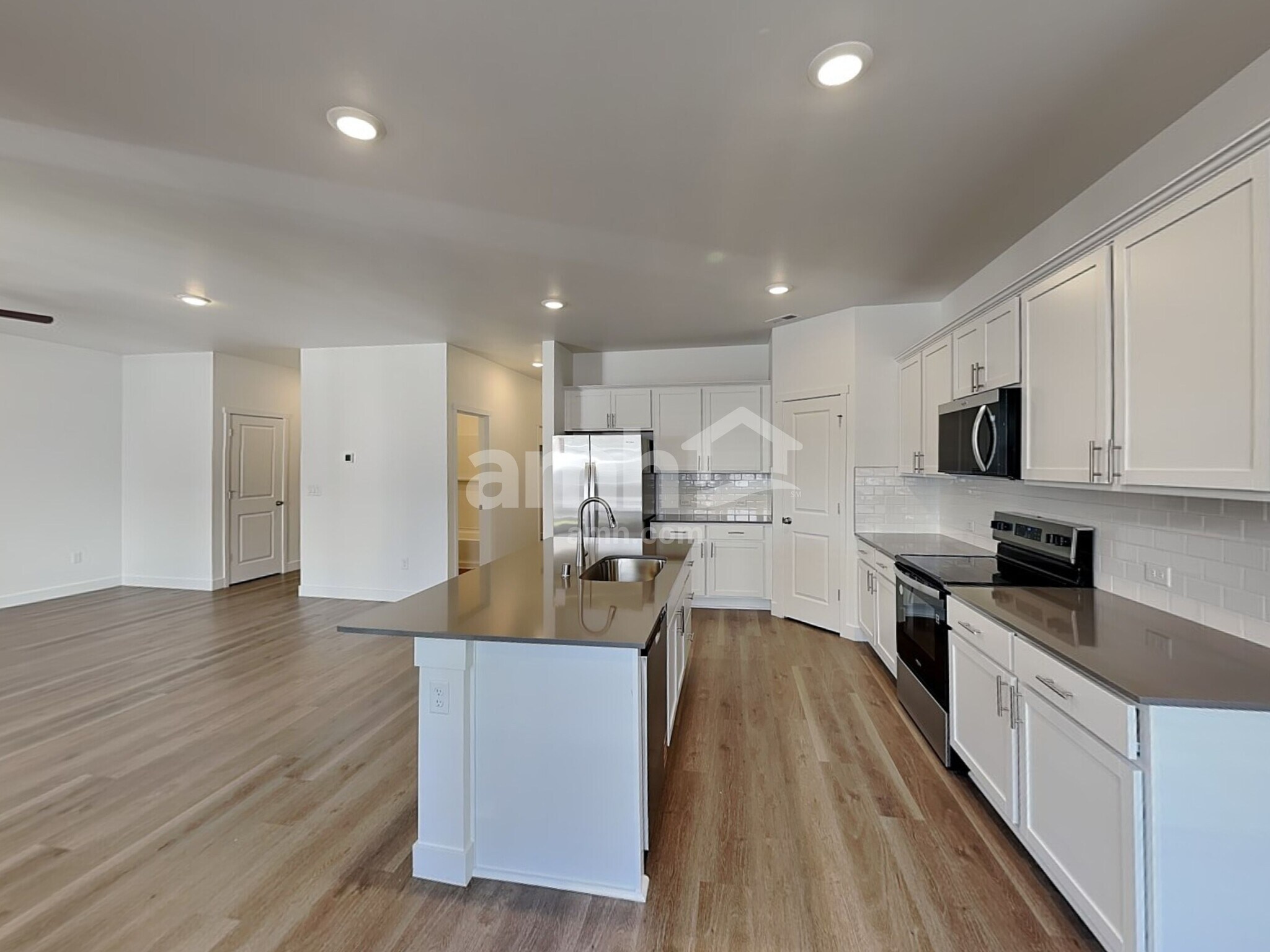 Building Photo - 4727 85th Dr NE