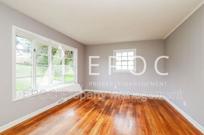 Building Photo - 204 Cassell St