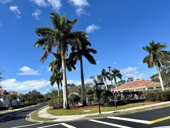 Building Photo - 909 Hampton Cir