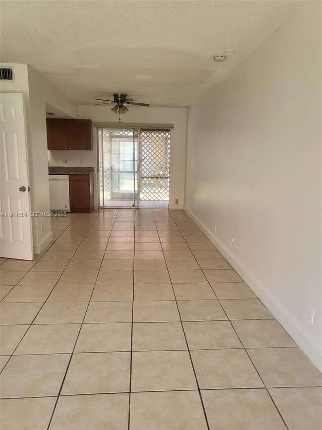 Building Photo - 2554 NW 52nd Ave