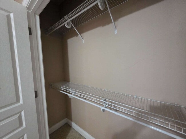 Building Photo - Spacious 4-Bedroom Home for Rent in Kings ...