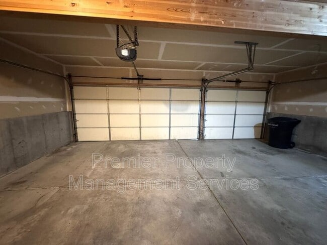 Building Photo - 4041 Pine Cove Rd