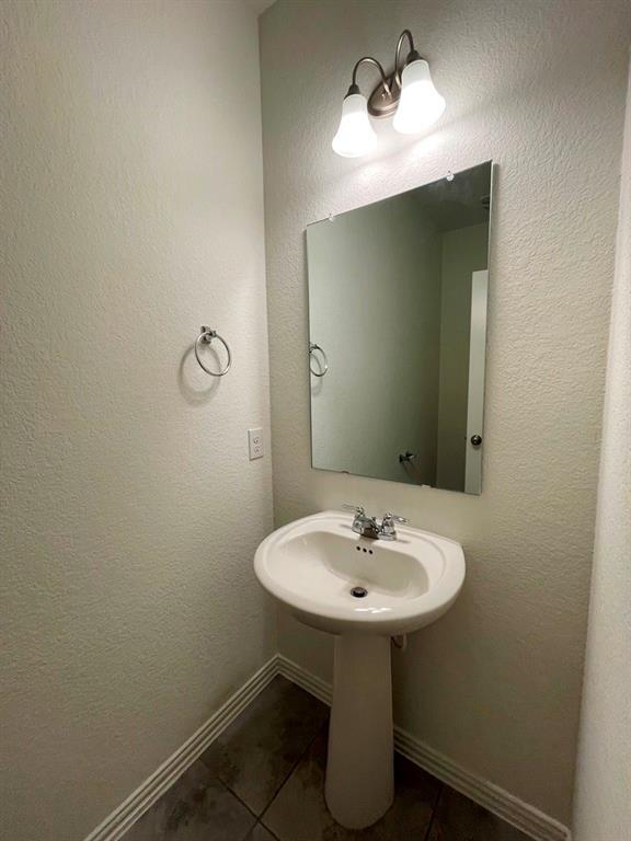 Building Photo - 205 Baralo St
