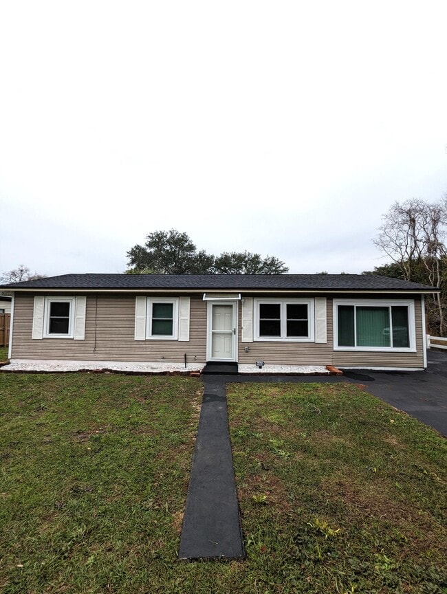 Primary Photo - 1010 Pinetree Rd