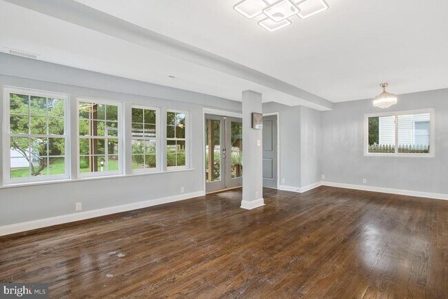 Building Photo - 509 Denham Rd