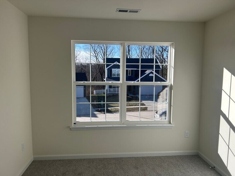 Building Photo - 518 Westhaven Mnr Dr