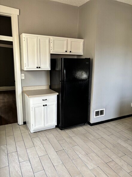 Building Photo - 2621 Arsenal St