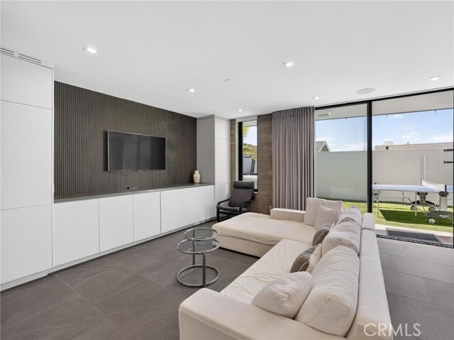 Building Photo - 703 N Lucia Ave