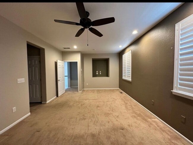 Building Photo - 10585 Parkington Ln