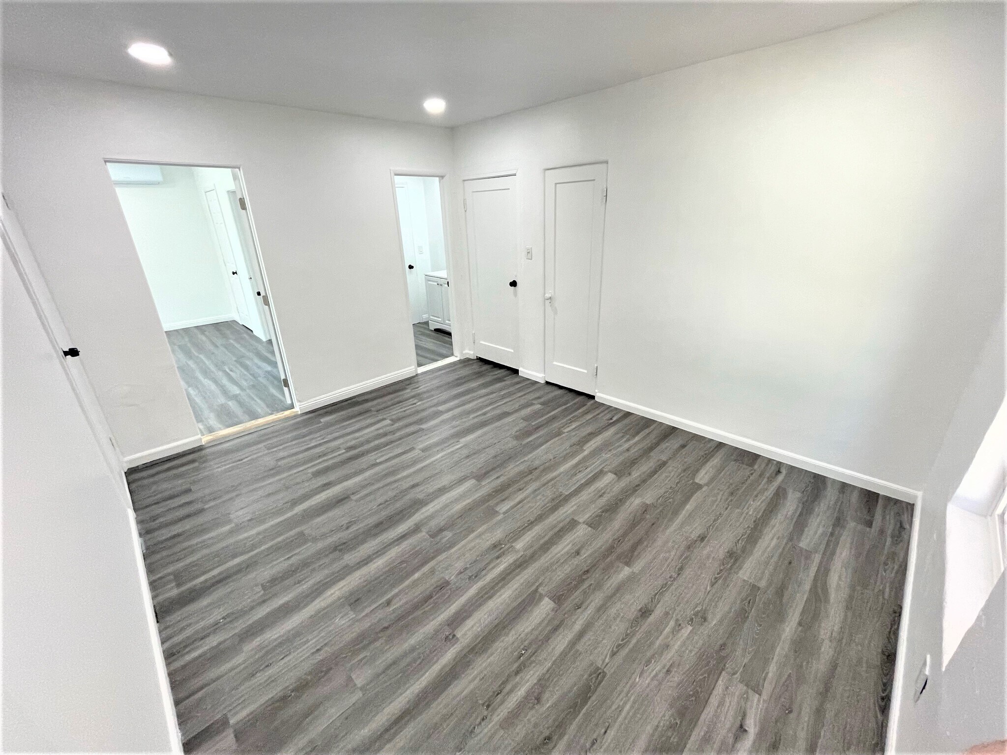 Building Photo - 8650 Orion Ave