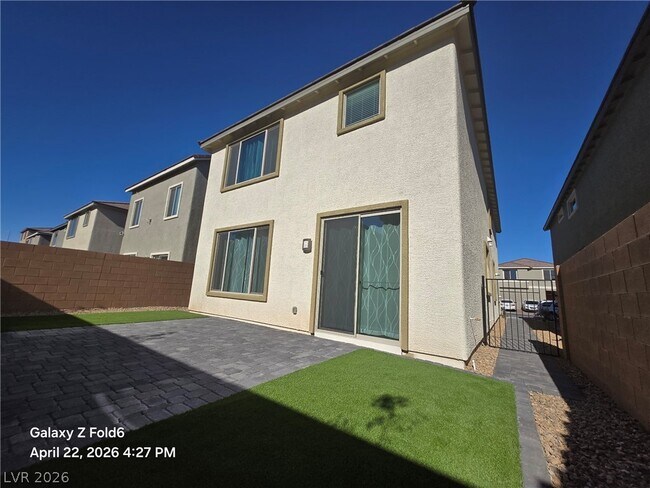 Building Photo - 10239 Estancia Hl St