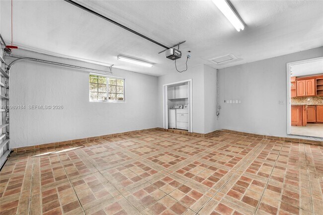 Building Photo - 10620 SW 146th Ct