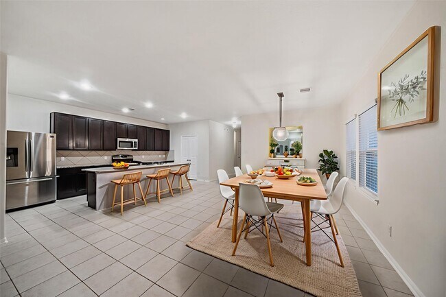 Building Photo - 2516 Pearl Ct