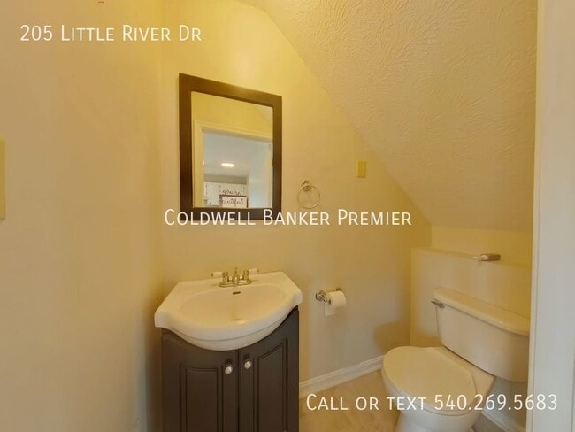 Building Photo - 205 Little River Dr