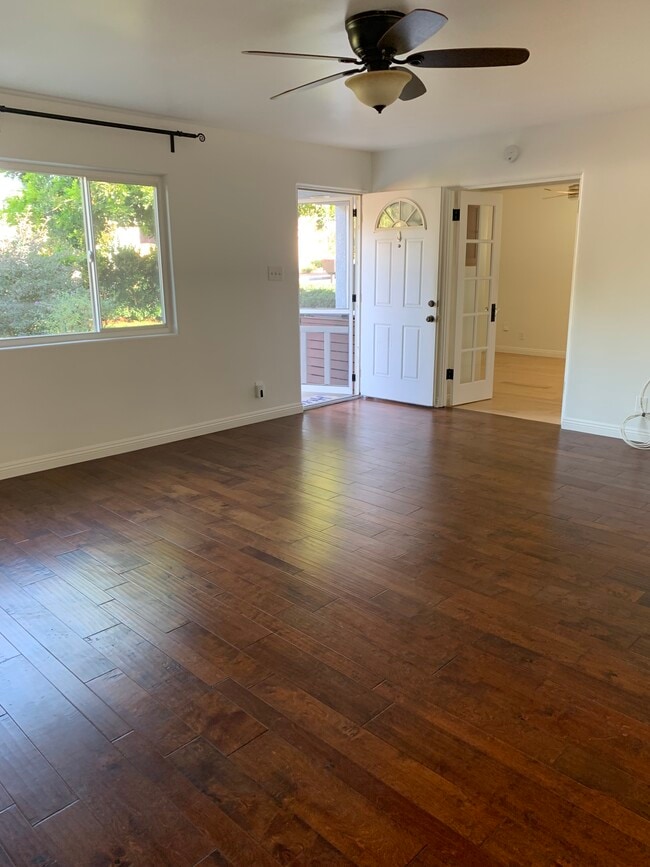 Living Room - 309 E 9th Ave