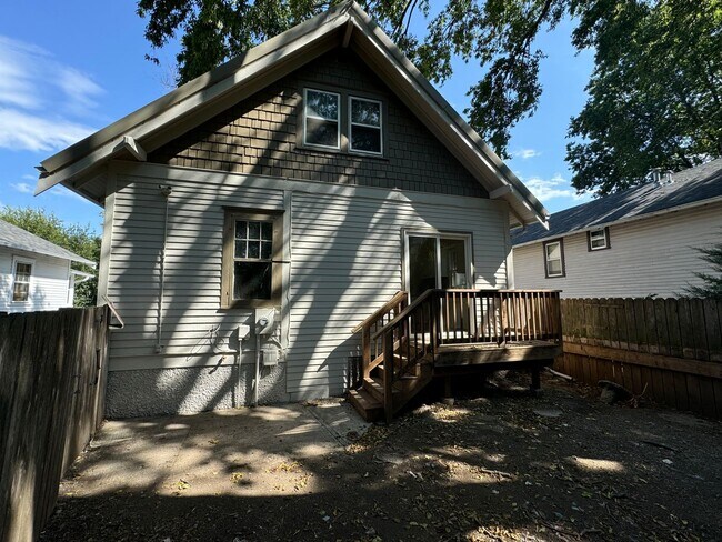 Building Photo - 115 Linden Ave