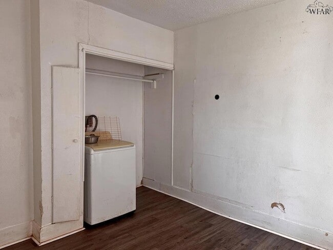 Building Photo - 2812 Ave R