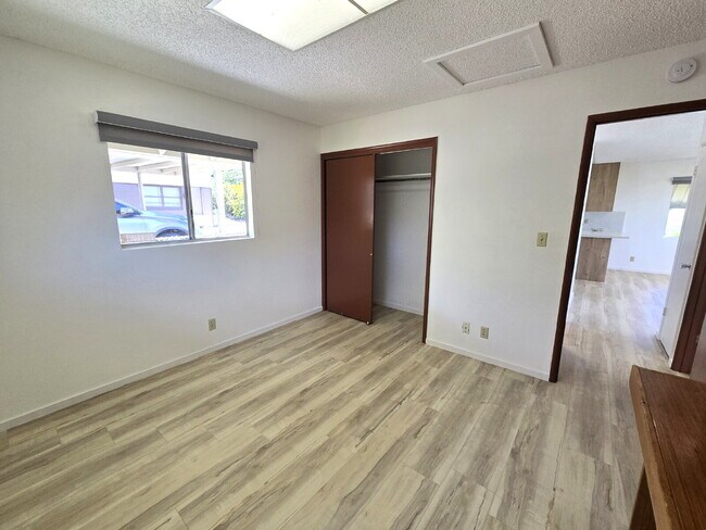 Building Photo - Renovated 2br/1ba Halawa Heights Cottage with Pearl Harbor Views!