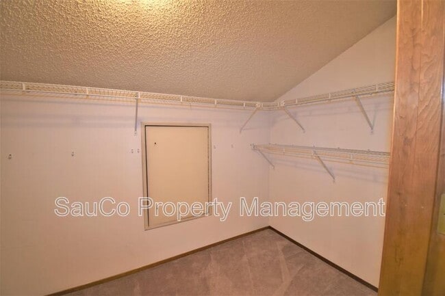 Building Photo - 9964 SW Trapper Terrace