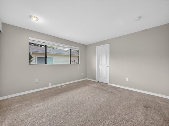 Building Photo - 11706 NE 98th St