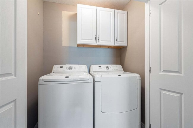 Building Photo - 8890 White Ibis Way