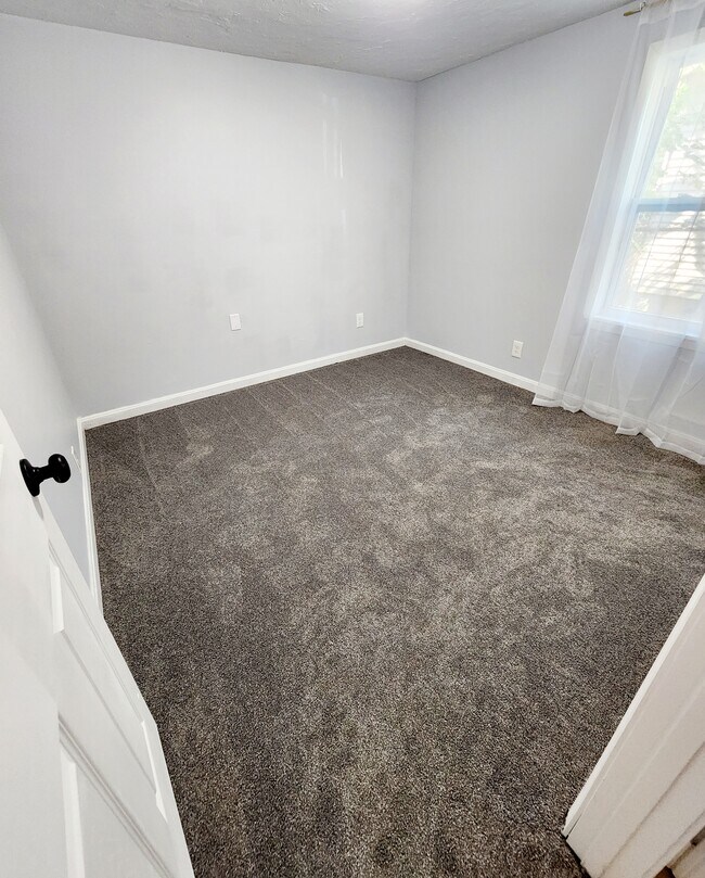 Building Photo - 213 Starlight Dr