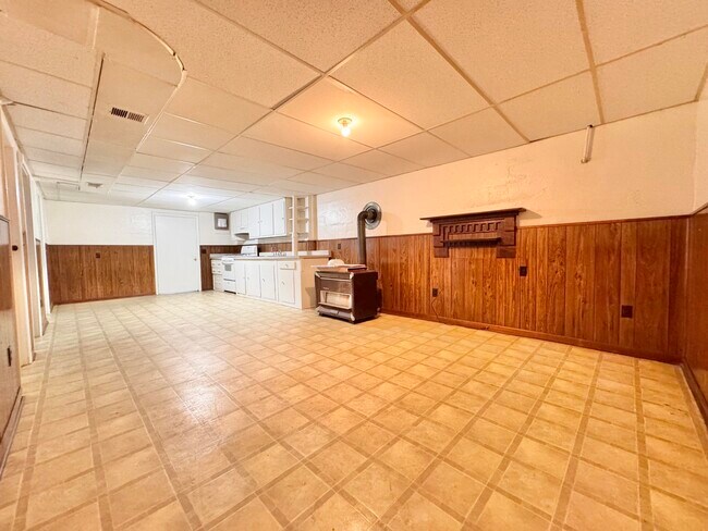 Building Photo - 107 N Robbins Ct