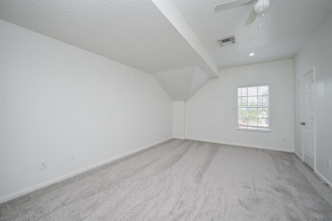 Building Photo - 14420 Walters Rd