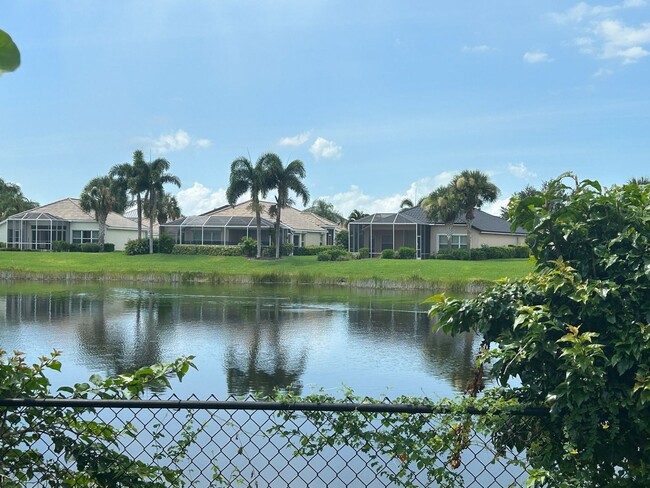Building Photo - 2475 Ashbury Cir