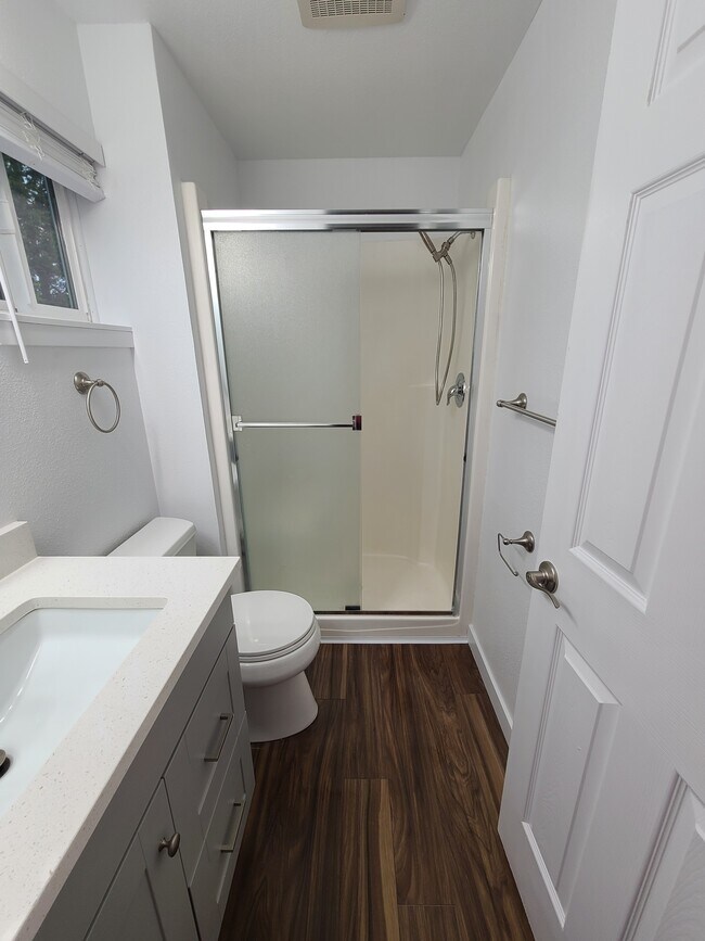 Master bathroom - 24603 104th Avenue Ct E