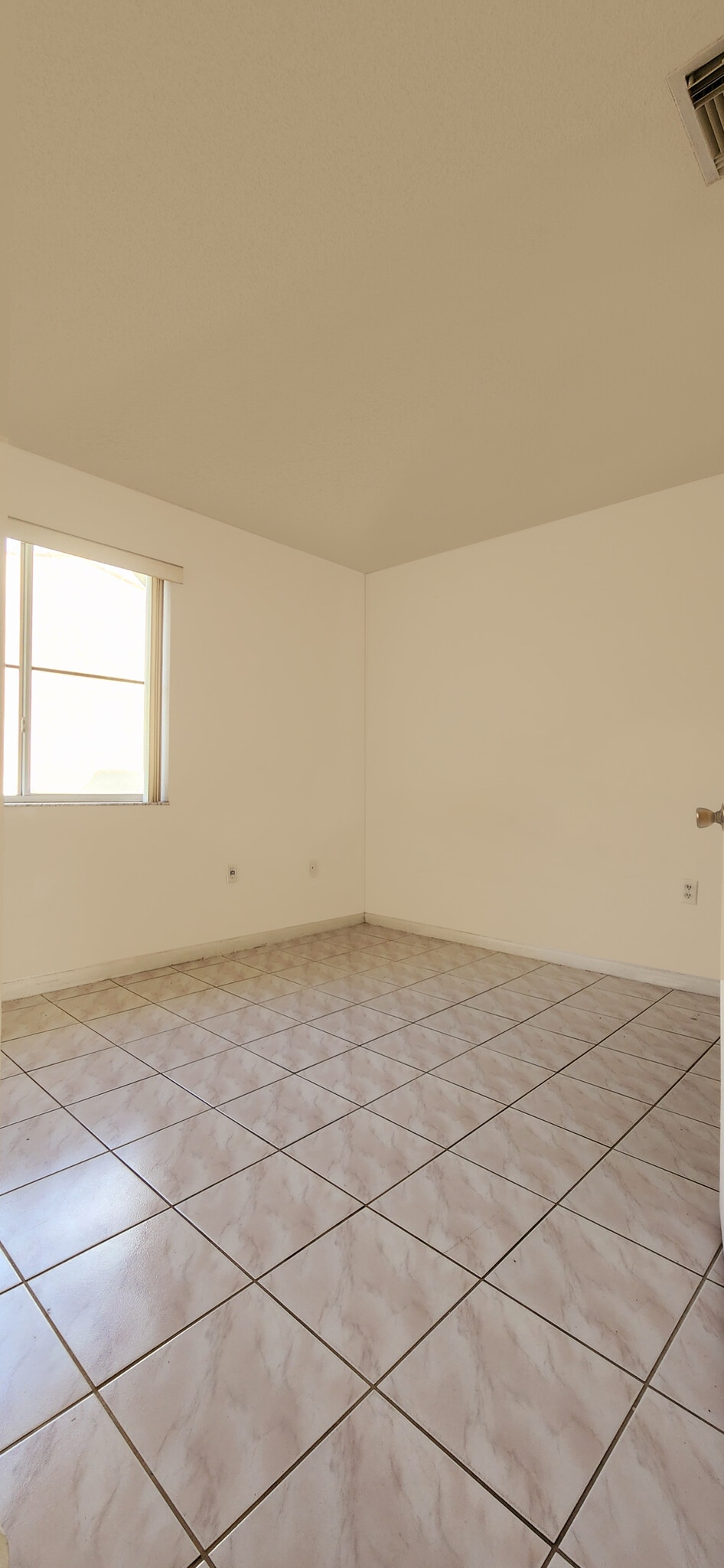 Building Photo - 1180 NW 125th Path