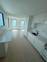 Building Photo - 253 9th St