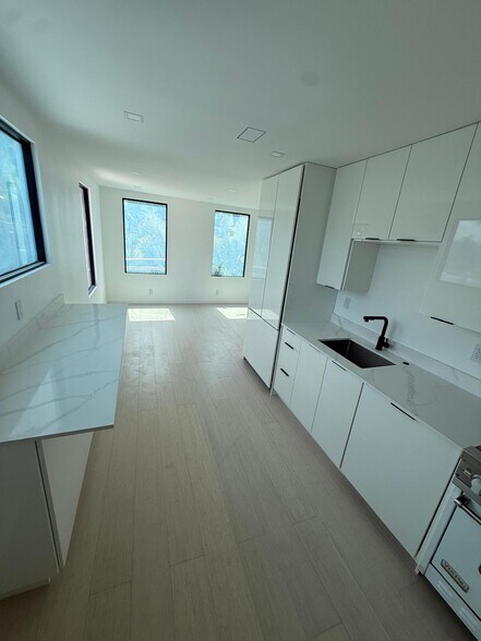 Primary Photo - 253 9th St